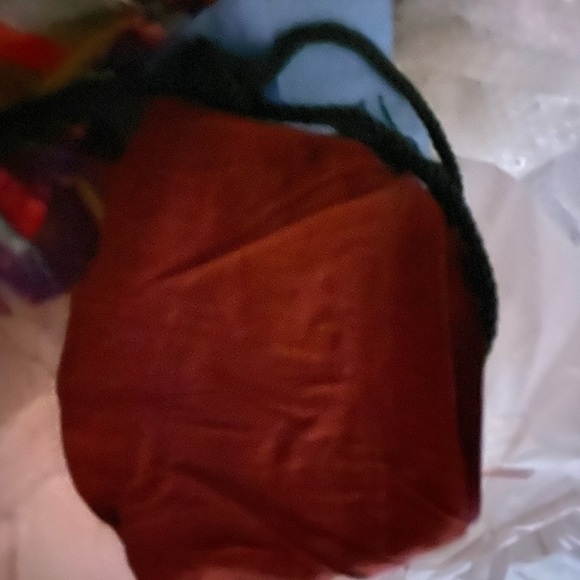 🎄Holiday crossbody bag. Deep red and green, perfect for this time of the year. - Picture 15 of 16